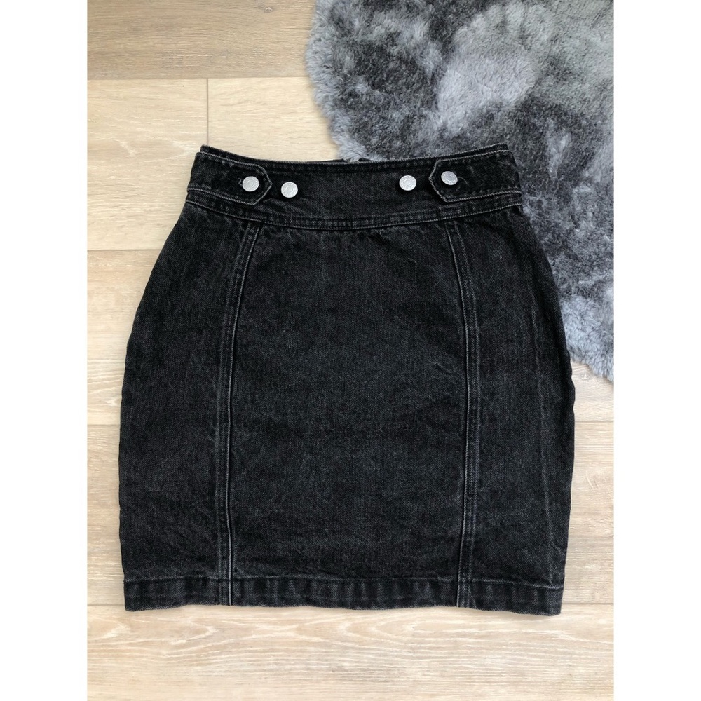 90s Vintage GUESS Black denim skirt size 2